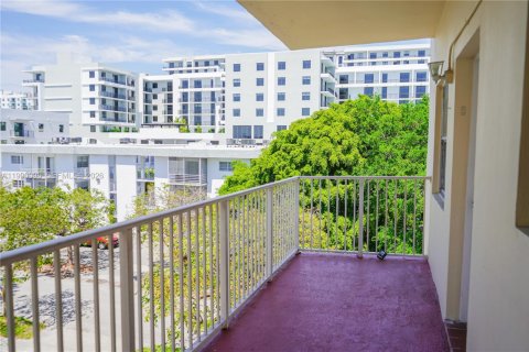 Condominio en alquiler en Hollywood, Florida, 1 dormitorio, 59.46 m2 № 2057627 - foto 3