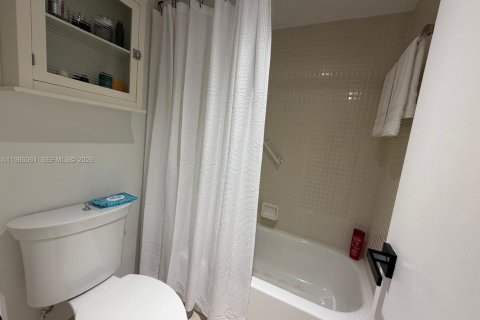 Condominio en alquiler en Aventura, Florida, 2 dormitorios, 105.54 m2 № 2047877 - foto 17