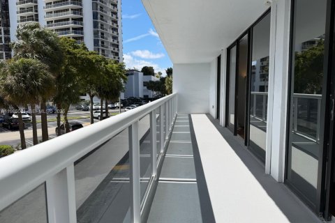 Condominio en alquiler en Aventura, Florida, 2 dormitorios, 105.54 m2 № 2047877 - foto 7