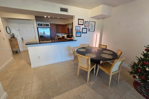 Copropriété à louer à Miami, Floride: 2 chambres, 119.47 m2 № 1996270 - photo 9