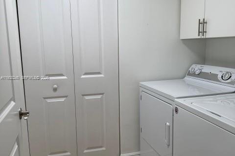 Condominio en alquiler en Miami, Florida, 2 dormitorios, 119.47 m2 № 1996270 - foto 26