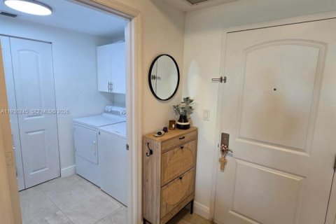 Copropriété à louer à Miami, Floride: 2 chambres, 119.47 m2 № 1996270 - photo 5