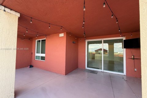 Condominio en alquiler en Miami, Florida, 2 dormitorios, 119.47 m2 № 1996270 - foto 24