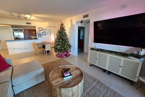 Copropriété à louer à Miami, Floride: 2 chambres, 119.47 m2 № 1996270 - photo 11