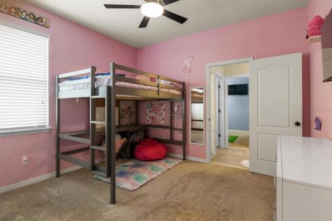 House in Winter Haven, Florida 4 bedrooms, 280.94 sq.m. № 2320883 - photo 15