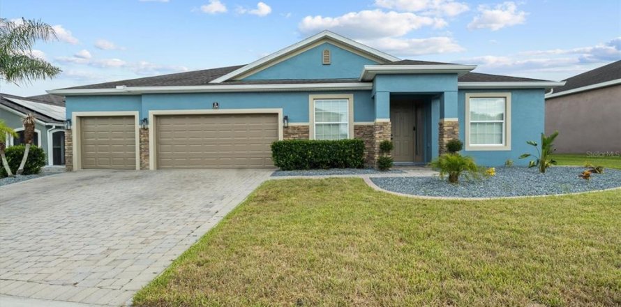 House in Winter Haven, Florida 4 bedrooms, 280.94 sq.m. № 2320883