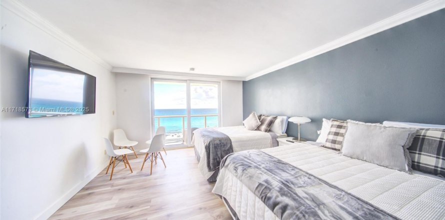 Studio in the Condo in Sunny Isles Beach, Florida № 1861241