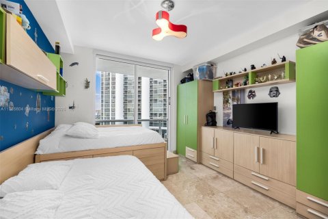 Condo in Sunny Isles Beach, Florida, 3 bedrooms  № 2013636 - photo 28