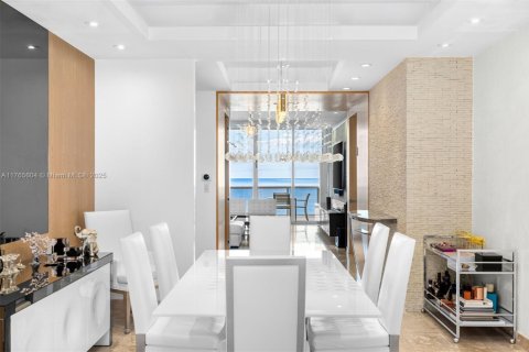 Condo in Sunny Isles Beach, Florida, 3 bedrooms  № 2013636 - photo 8