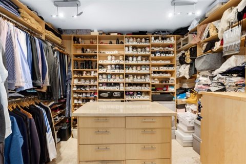 Condo in Sunny Isles Beach, Florida, 3 bedrooms  № 2013636 - photo 22