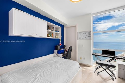 Condo in Sunny Isles Beach, Florida, 3 bedrooms  № 2013636 - photo 25