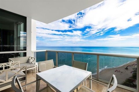 Condo in Sunny Isles Beach, Florida, 3 bedrooms  № 2013636 - photo 2