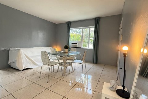 Copropriété à louer à Miami Beach, Floride: 1 chambre, 53.7 m2 № 2264620 - photo 9