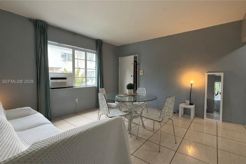 Copropriété à louer à Miami Beach, Floride: 1 chambre, 53.7 m2 № 2264620 - photo 2