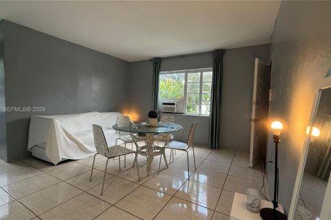 Condo à Miami Beach, Floride, 1 chambre  № 2264620