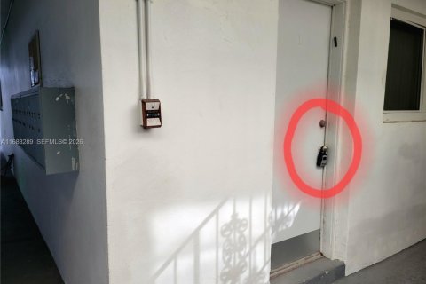 Купить кондоминиум в Майами-Бич, Флорида 1 спальня, 52.95м2, № 1981058 - фото 30