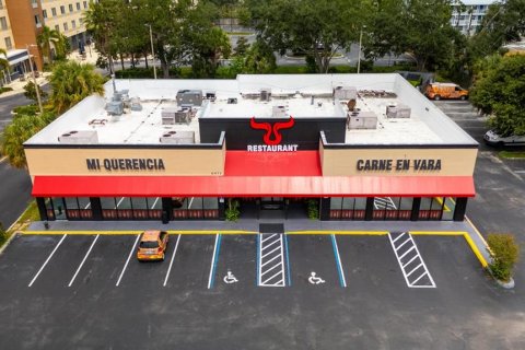 Immobilier commercial à Kissimmee, Floride 614.18 m2 № 2141127