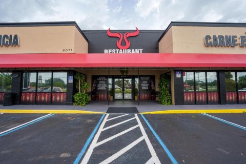 Commercial property in Kissimmee, Florida 614.18 sq.m. № 2141127 - photo 17