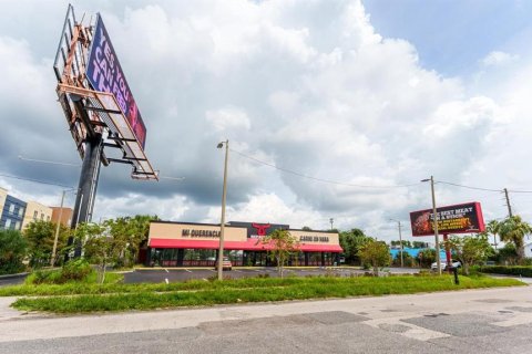 Commercial property in Kissimmee, Florida 614.18 sq.m. № 2141127 - photo 10