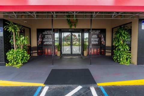 Commercial property in Kissimmee, Florida 614.18 sq.m. № 2141127 - photo 16