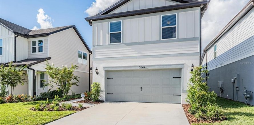 Casa en Land O' Lakes, Florida 5 dormitorios, 242.94 m2 № 1919193