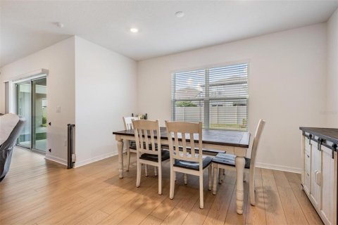 Casa en venta en Land O' Lakes, Florida, 5 dormitorios, 242.94 m2 № 1919193 - foto 14