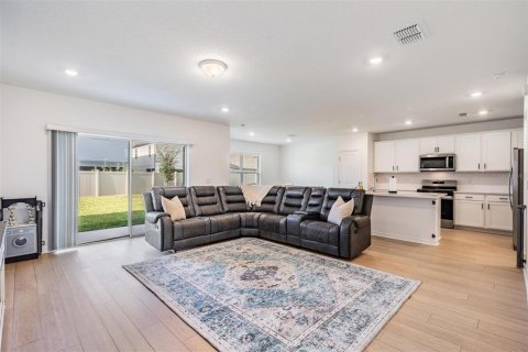 Casa en venta en Land O' Lakes, Florida, 5 dormitorios, 242.94 m2 № 1919193 - foto 12