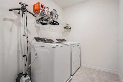 Casa en venta en Land O' Lakes, Florida, 5 dormitorios, 242.94 m2 № 1919193 - foto 24