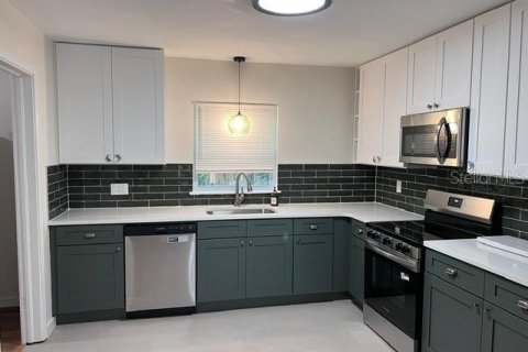 Снять в аренду виллу или дом в Гейнсвилл, Флорида 4 спальни, 145.48м2, № 2198483 - фото 3