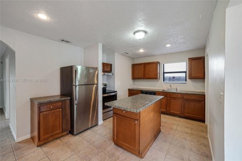 Купить виллу или дом в Окленд-Парк, Флорида 4 спальни, 138.89м2, № 1998673 - фото 6