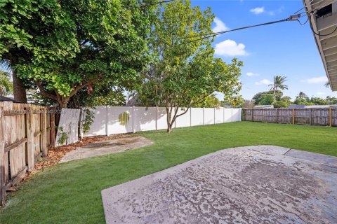 Купить виллу или дом в Окленд-Парк, Флорида 4 спальни, 138.89м2, № 1998673 - фото 25