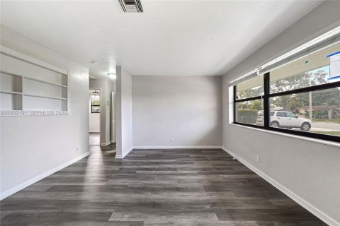 Купить виллу или дом в Окленд-Парк, Флорида 4 спальни, 138.89м2, № 1998673 - фото 5