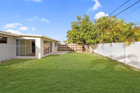 Купить виллу или дом в Окленд-Парк, Флорида 4 спальни, 138.89м2, № 1998673 - фото 27