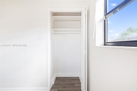 Купить виллу или дом в Окленд-Парк, Флорида 4 спальни, 138.89м2, № 1998673 - фото 18