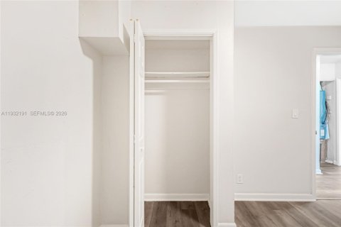 Купить виллу или дом в Окленд-Парк, Флорида 4 спальни, 138.89м2, № 1998673 - фото 15