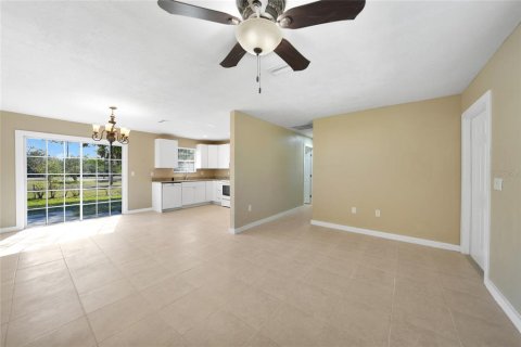 Villa ou maison à vendre à Punta Gorda, Floride: 3 chambres, 122.63 m2 № 1567768 - photo 2