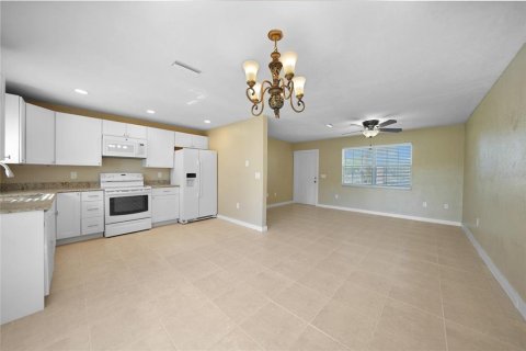 Villa ou maison à vendre à Punta Gorda, Floride: 3 chambres, 122.63 m2 № 1567768 - photo 4
