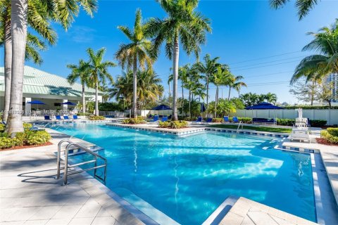 Снять в аренду кондоминиум в Дорал, Флорида 1 спальня, 99.41м2, № 1985127 - фото 13