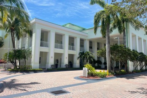 Снять в аренду кондоминиум в Дорал, Флорида 1 спальня, 99.41м2, № 1985127 - фото 9