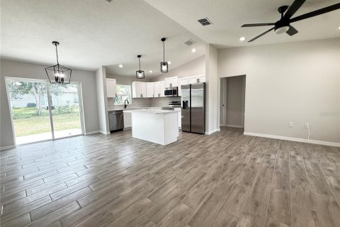 House in Ocala, Florida 3 bedrooms, 112.32 sq.m. № 2232306 - photo 5