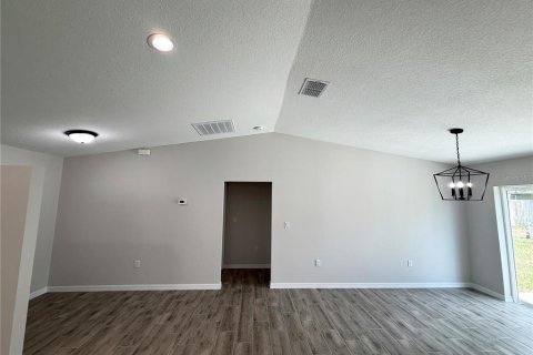 House in Ocala, Florida 3 bedrooms, 112.32 sq.m. № 2232306 - photo 15