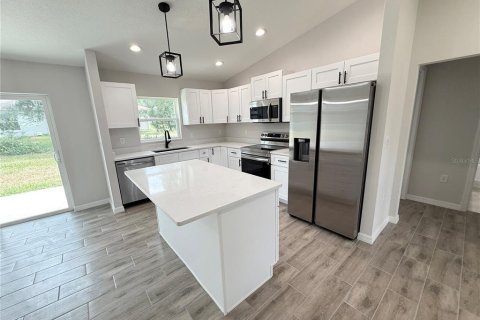 House in Ocala, Florida 3 bedrooms, 112.32 sq.m. № 2232306 - photo 7