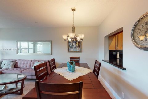Condominio en venta en Hallandale Beach, Florida, 1 dormitorio, 71.53 m2 № 1021812 - foto 14