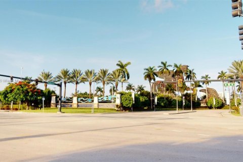 Condominio en venta en Hallandale Beach, Florida, 1 dormitorio, 71.53 m2 № 1021812 - foto 23