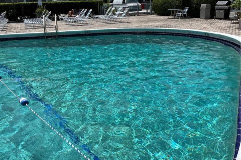 Condominio en venta en Hallandale Beach, Florida, 1 dormitorio, 71.53 m2 № 1021812 - foto 29