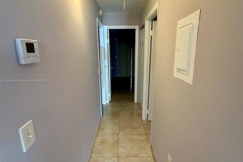 Villa ou maison à vendre à Greenacres, Floride: 2 chambres, 75.25 m2 № 1968180 - photo 11