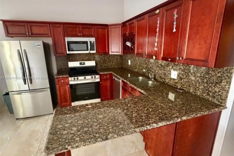 Villa ou maison à vendre à Greenacres, Floride: 2 chambres, 75.25 m2 № 1968180 - photo 9