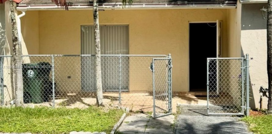 Villa ou maison à Greenacres, Floride 2 chambres, 75.25 m2 № 1968180