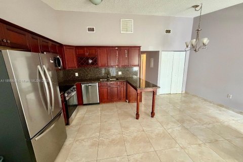 Villa ou maison à vendre à Greenacres, Floride: 2 chambres, 75.25 m2 № 1968180 - photo 10