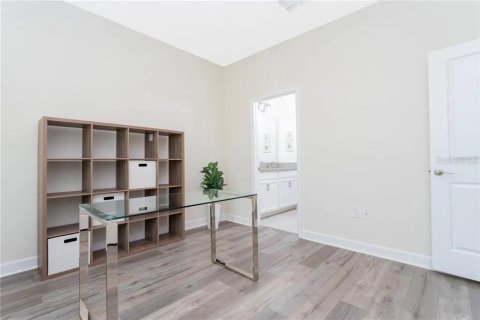 Купить виллу или дом в Уинтер-Гарден, Флорида 10 комнат, 247.31м2, № 2149167 - фото 22